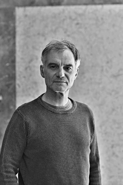 Ian McEwan: Skořápka. Moderní hamletovská parafráze vyprávěná z nečekané perspektivy | Vltava