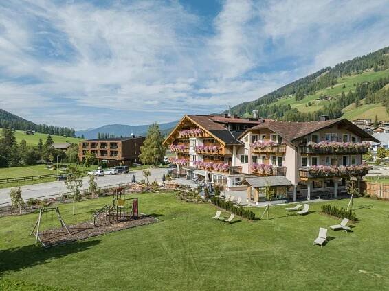 Hotel Waldheim, Sesto, Itálie - Ceny, Fotografie, Recenze, Kontakt, Poloha