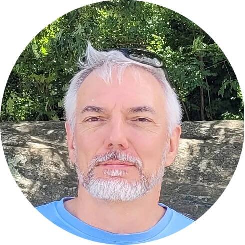 Headshot of David Hunt.