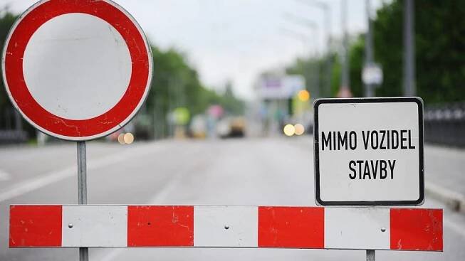 Dopravní omezení v Sedlčanech. Uzavírka mostu přes potok Mastník
