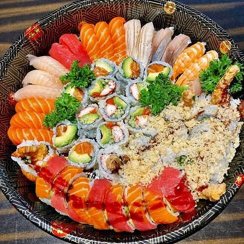 Large Sushi & Maki Party Tray