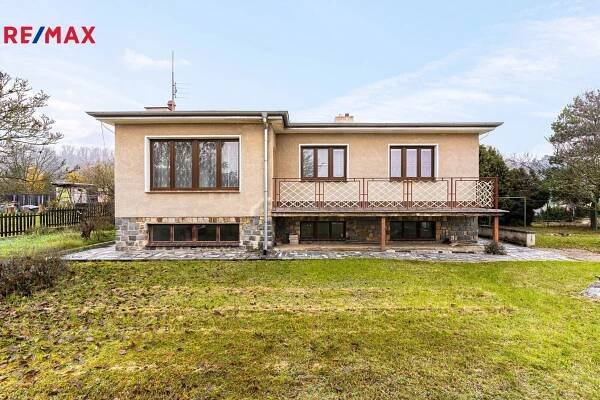 Prodej rodinného domu, 234 m2, Vráž [402200]
