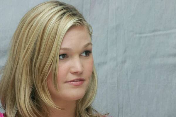 Julia Stiles