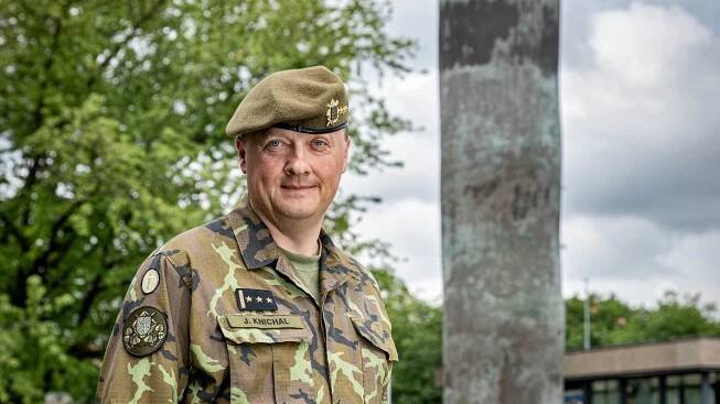 Na víru nikoho neobracím. Mým kostelem jsou životy vojáků, říká hlavní kaplan