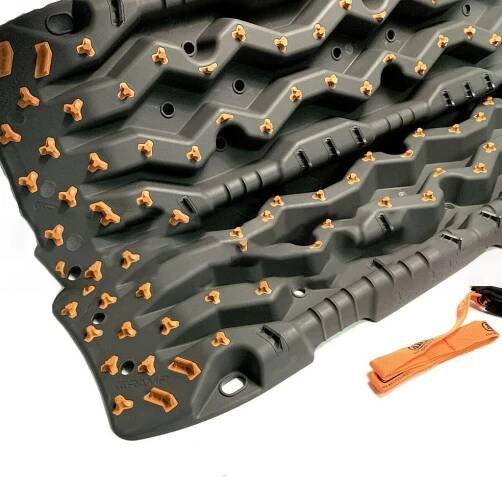 TRED Pro vyprošťovací desky šedé s oranžovými hroty - pár | Shop4x4.cz