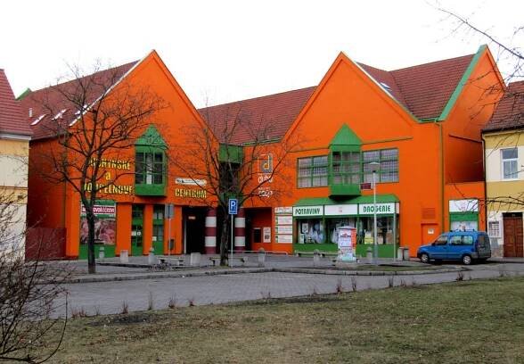 Městec Králové - obchodní humus Duha