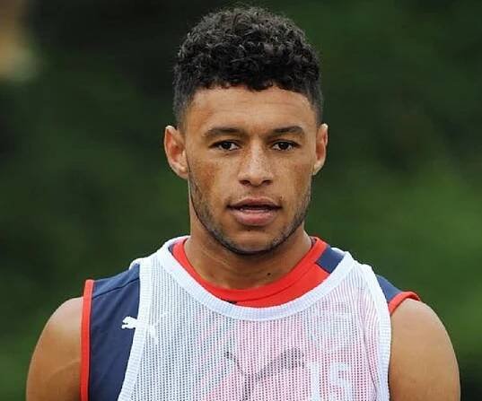 Alex Oxlade-Chamberlain Biography - Facts, Childhood, Family Life & Achievements