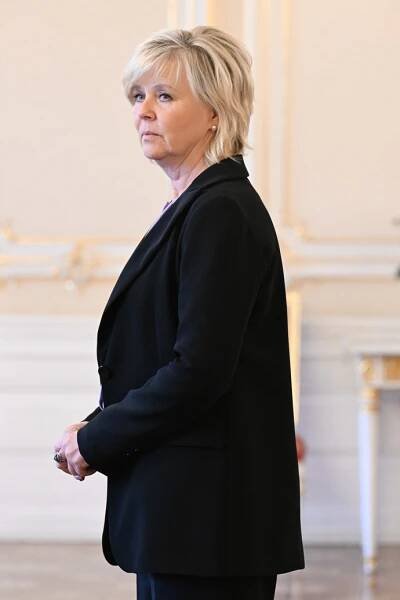 FOTO: Petr Pavel a Eva Pavlová se na Hradě setkali dětmi z dětských domovů a sociálně vyloučených komunit. – stránka 171