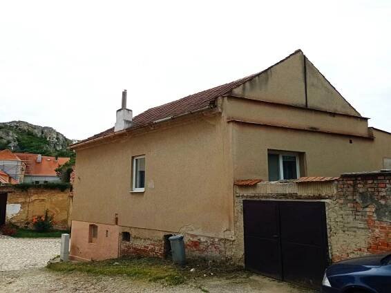 Rodinný dům s garáží na ulici Purkyňova v centru Mikulova