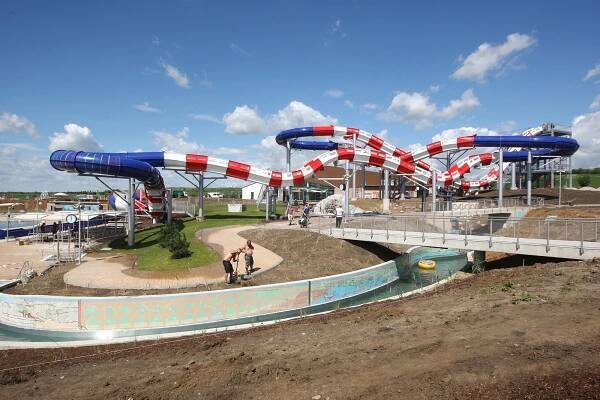 Tobogán, líná řeka i vodní svět s vodotrysky. Aqualand Moravia ukázal novinky