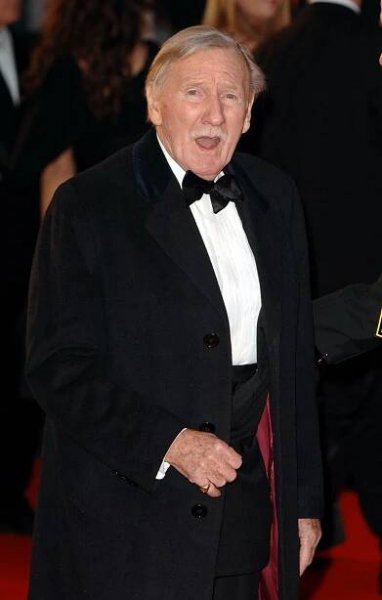 Hvězda Harryho Pottera zesnula: Leslie Phillips (†98) propůjčil hlas jednomu důležitému předmětu!