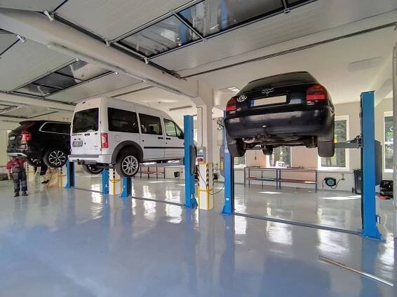 AUTOSLUŽBY PAVLIŠTA s.r.o. - AUTOSERVIS / PNEUSERVIS - Vybavení autoservisů, pneuservisů a dílen v průmyslu od TECHNOLOGY