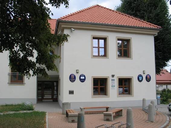 Všestudy - obecní úřad foto 2