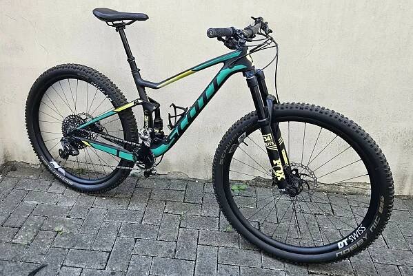 Celoodpružené karbonové dámské kolo Scott Contessa Spark 710 plus, vel. M