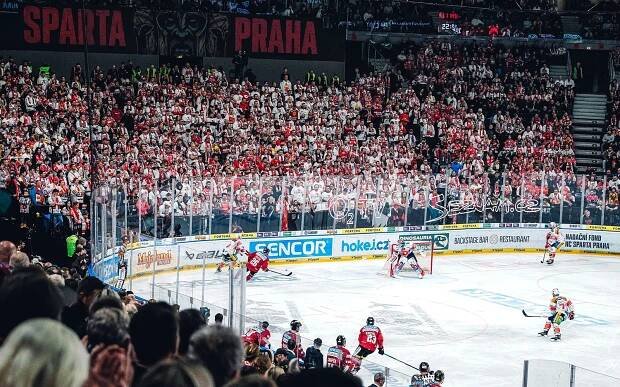 Dynamo urvalo duel v zaplněné O2 areně, Sparta přesto nadále vede extraligu