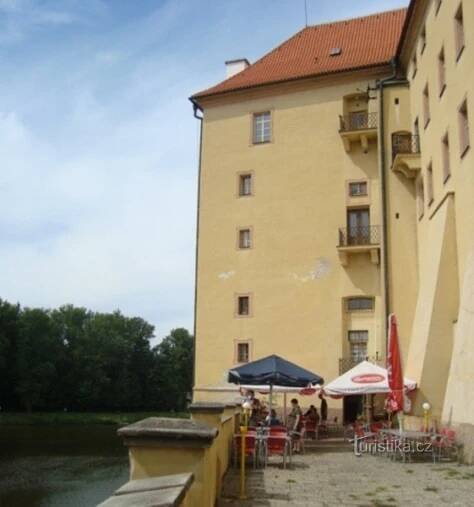 Poděbrady-zámecká restaurace... - Zámek
