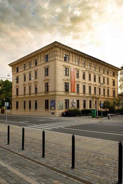Brněnský Pražákův palác postavil architekt rakouského parlamentu | Radiožurnál