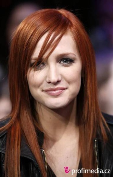 Ashlee Simpson-Wentz - celebrity účes - HappyHair