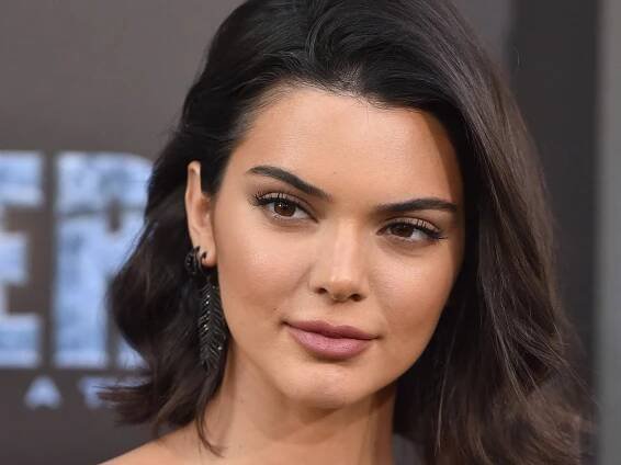 Kendall Jenner Debuts Pixie Resembling Kris Jenner's at NYFW