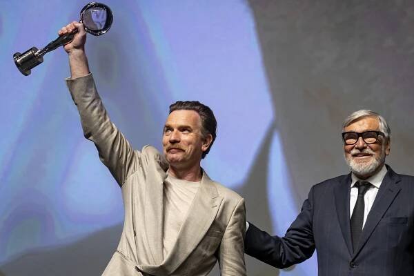 Ewan McGregor dostal ve Varech cenu a uvedl svůj film Druhá šance