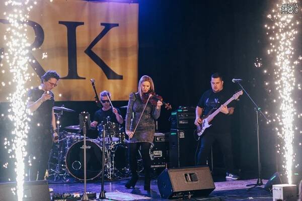 Podujatie Peter Cmorík & band | DKC Veritas - Multifunkčný priestor na kultúrne a spoločenské podujatia