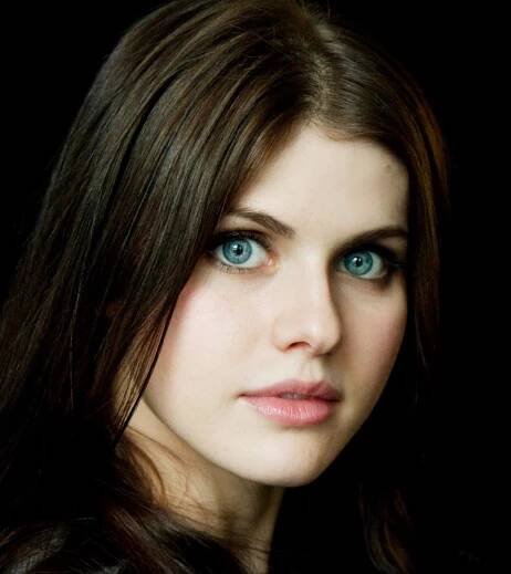 Selena Gomez Measurements - Height, Weight, Net Worth - Celebrity Caster 2025