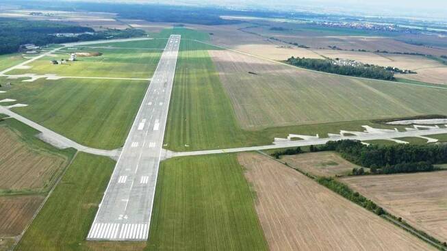 Zájem o bochořské letiště roste, armáda sem přesune výcvik dronů