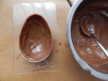 mléčná čokoláda na čokoládová vajíčka