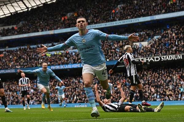 Manchester City si doma poradil s oblíbeným soupeřem. Arsenal se na tři body nadřel