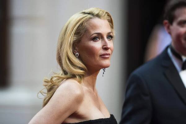 gillian-anderson-london-12–04–2015–010-small.png