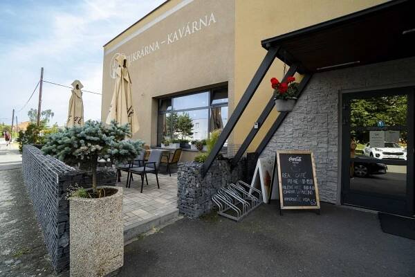 Kavárna Rea Café-PRODÁNO - Jan Demel - Realitní makléř Ostrava a okolí 