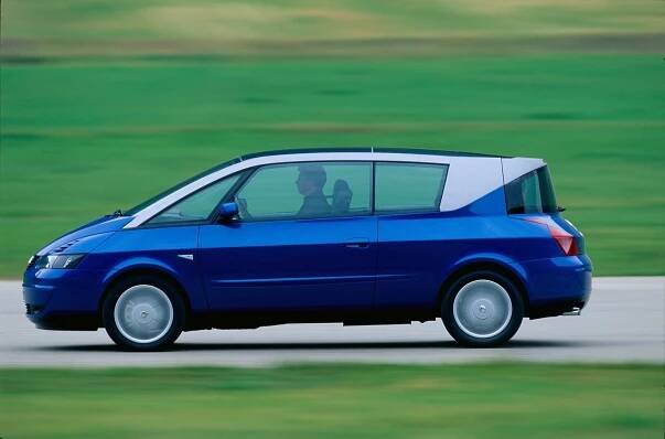 MPV pro rodiny bez dětí má 20 let. Renault Avantime patří k nejslavnějším propadákům