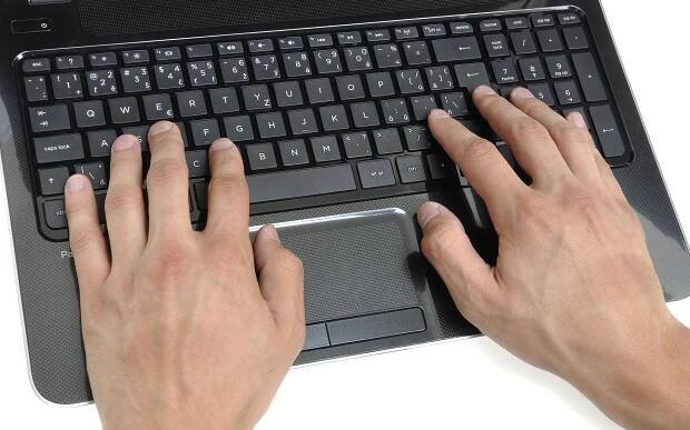 HP Pavilion 15-e008sc stříbrný