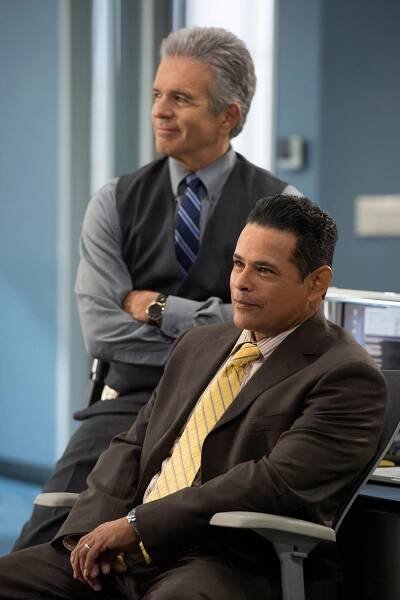 Closer: Nové případy - Poslední scéna - Z filmu - Tony Denison, Raymond Cruz