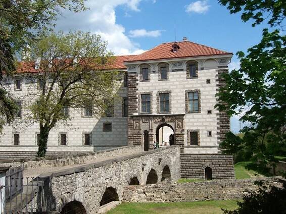 Zámek Nelahozeves: Kralupy nad Vltavou - Turistický a informační portál města