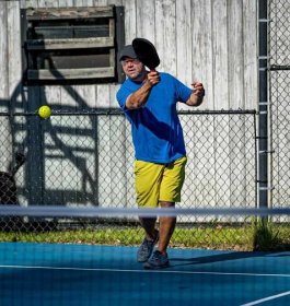 What Foot Do You Step With When Hitting a Backhand In Pickleball? - The Racket Life