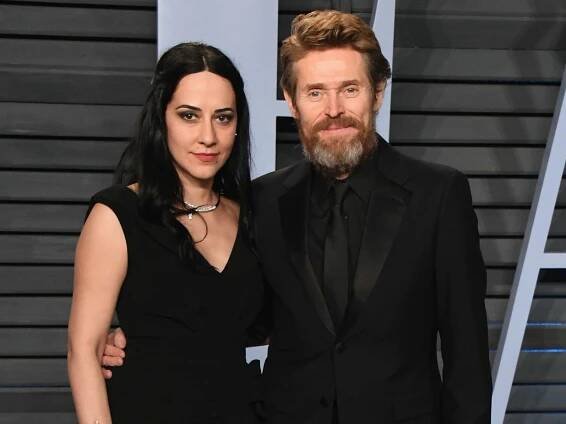 Giada Colagrande and Willem Dafoe attend the 2018 Vanity Fair Oscar Party