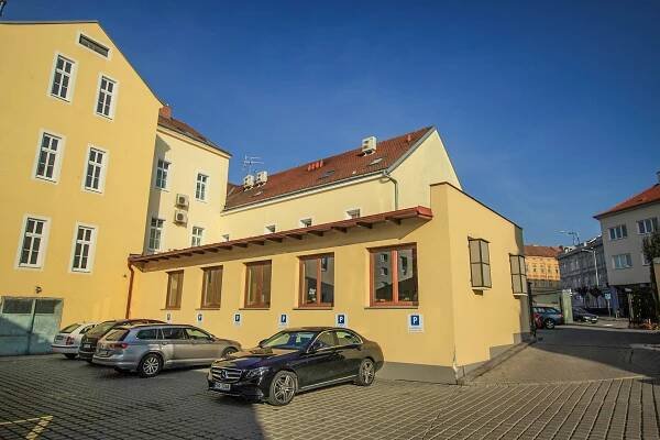 Hotel Bermuda Znojmo - ubytování ve vinařském městě na Jižní Moravě | Z-AGENCY