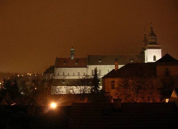 Soubor:Trebic podklasteri bazilika barborka.jpg – Wikipedie