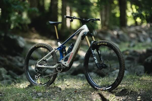 Three quarter pack shot of the Orbea Wild M-LTD Full Suspension Mountain eBike