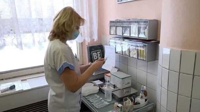 Nová varianta covidu je v Evropě na vzestupu. Úřady vydaly seznam 11 příznaků nemoci
