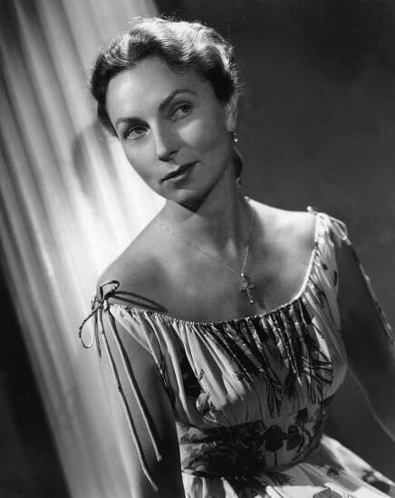 agnes-moorehead-portrait-1