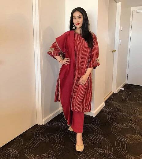 Manisha Koirala Fashion