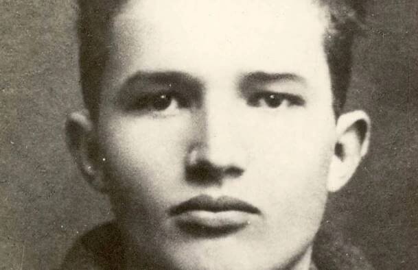 Nicolae Ceaușescu se o politiku začal zajímat hodně brzo, v 16 letech byl již aktivním členem komunistické strany.