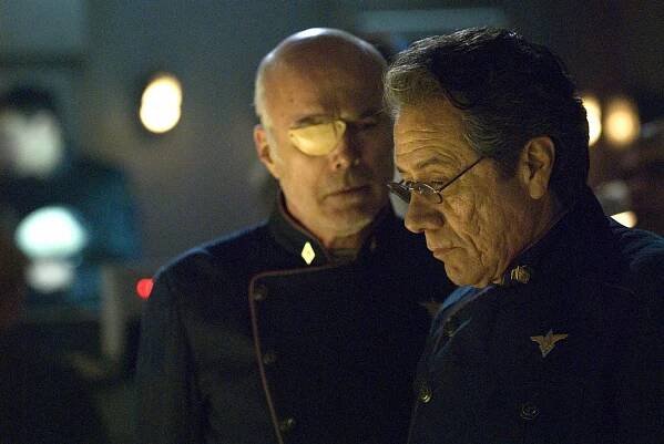Battlestar Galactica - Přísaha - Z filmu - Michael Hogan, Edward James Olmos