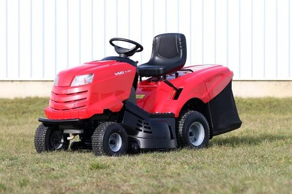Zahradní traktor VARI RL 102 H | Garteko.cz