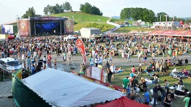 Vesec: sportovní areál rozvířil život zdejších obyvatel
