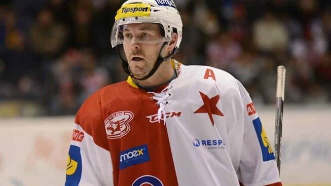 Hokejista HC Slavia Praha Tomáš Vlasák.