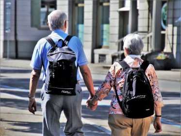 Britové plánují zvýšit důchodový věk na 71 let