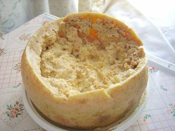 Cheese to try in Sardinia - Casu Marzu